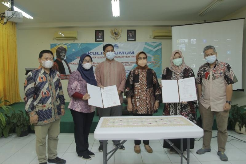 Hakim Konstitusi Enny Nurbaningsih Resmikan Smartboard Minicourt Room & Sampaikan Kuliah Umum Hukum Berkarakter Pancasila